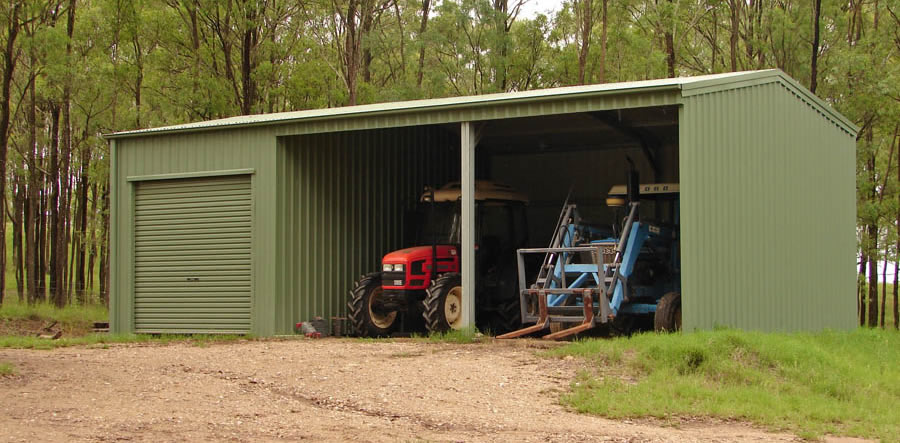 Lean to shed with 2 doors 